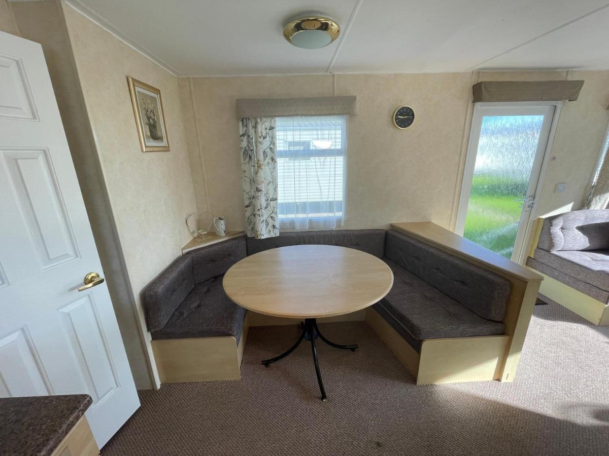 341 Family Caravan At Marine Holiday Park, Sleeps 6 Hotel Rhyl Kültér fotó