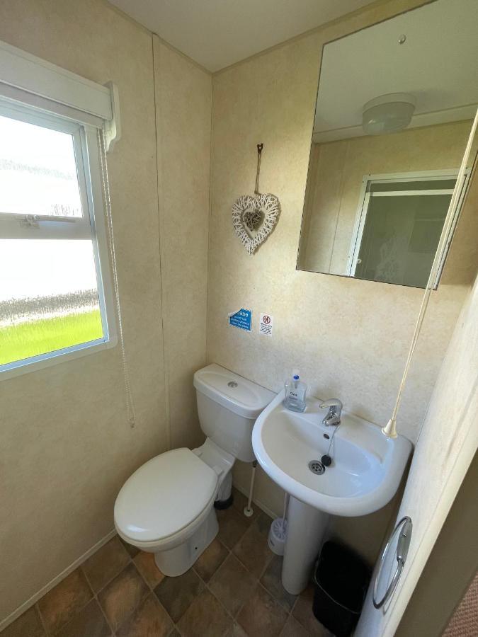 341 Family Caravan At Marine Holiday Park, Sleeps 6 Hotel Rhyl Kültér fotó