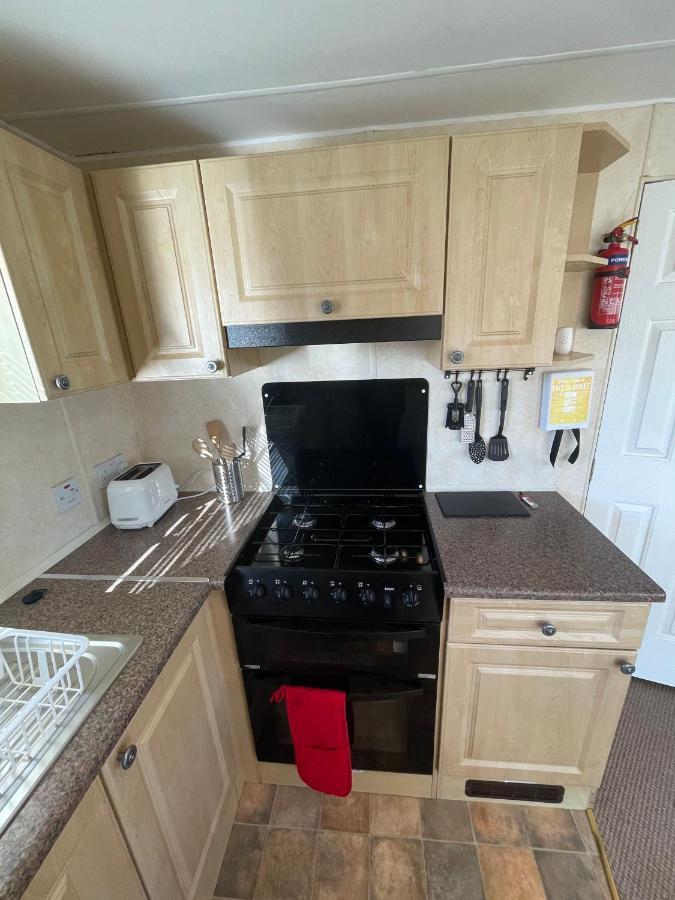 341 Family Caravan At Marine Holiday Park, Sleeps 6 Hotel Rhyl Kültér fotó