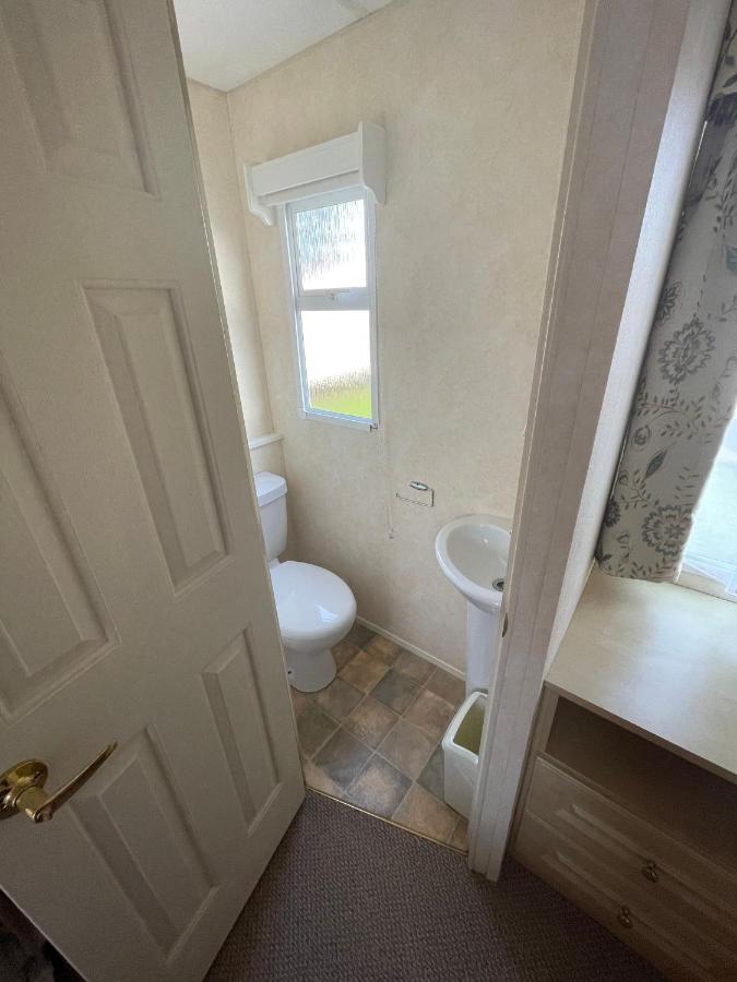 341 Family Caravan At Marine Holiday Park, Sleeps 6 Hotel Rhyl Kültér fotó