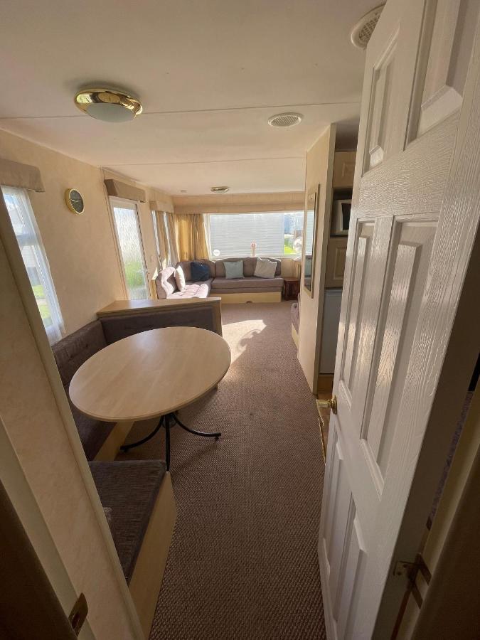 341 Family Caravan At Marine Holiday Park, Sleeps 6 Hotel Rhyl Kültér fotó