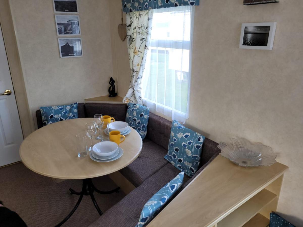 341 Family Caravan At Marine Holiday Park, Sleeps 6 Hotel Rhyl Kültér fotó