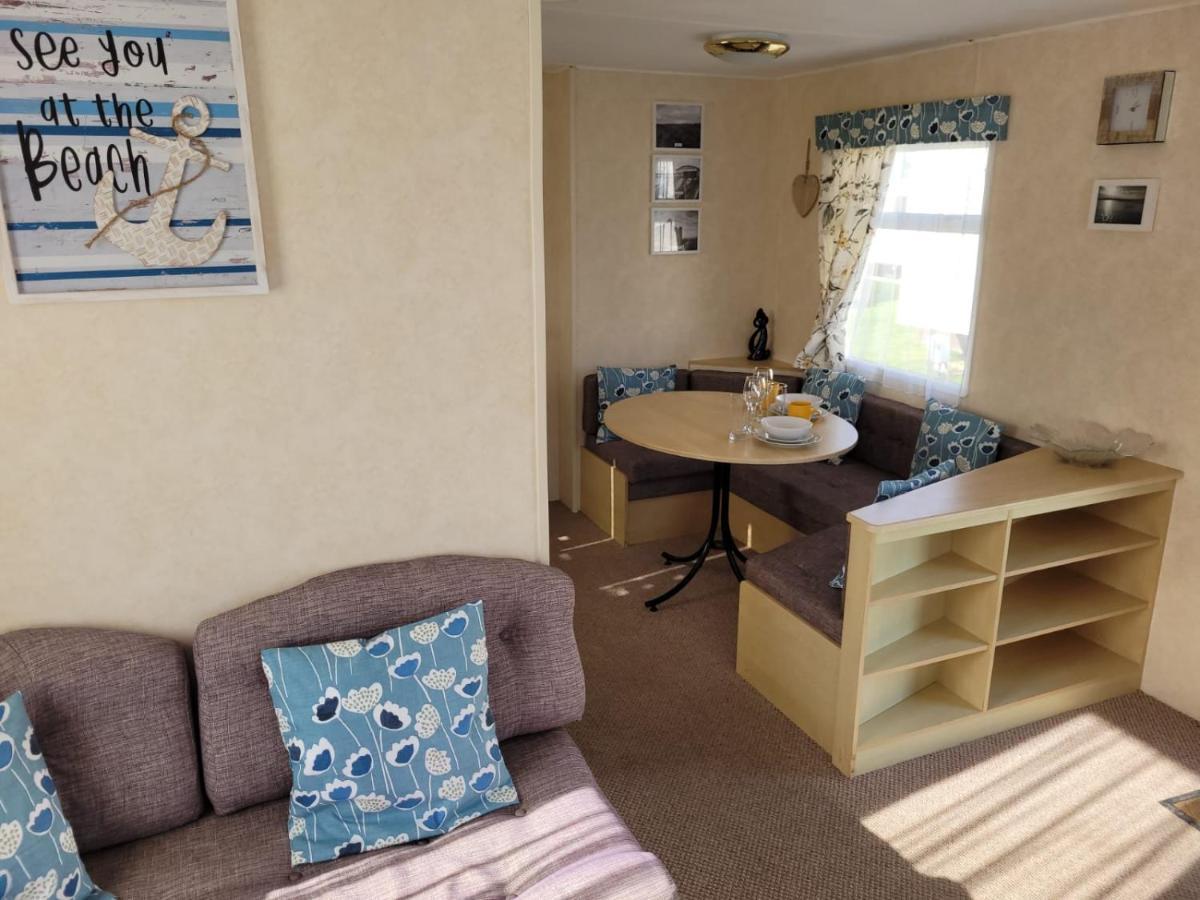 341 Family Caravan At Marine Holiday Park, Sleeps 6 Hotel Rhyl Kültér fotó