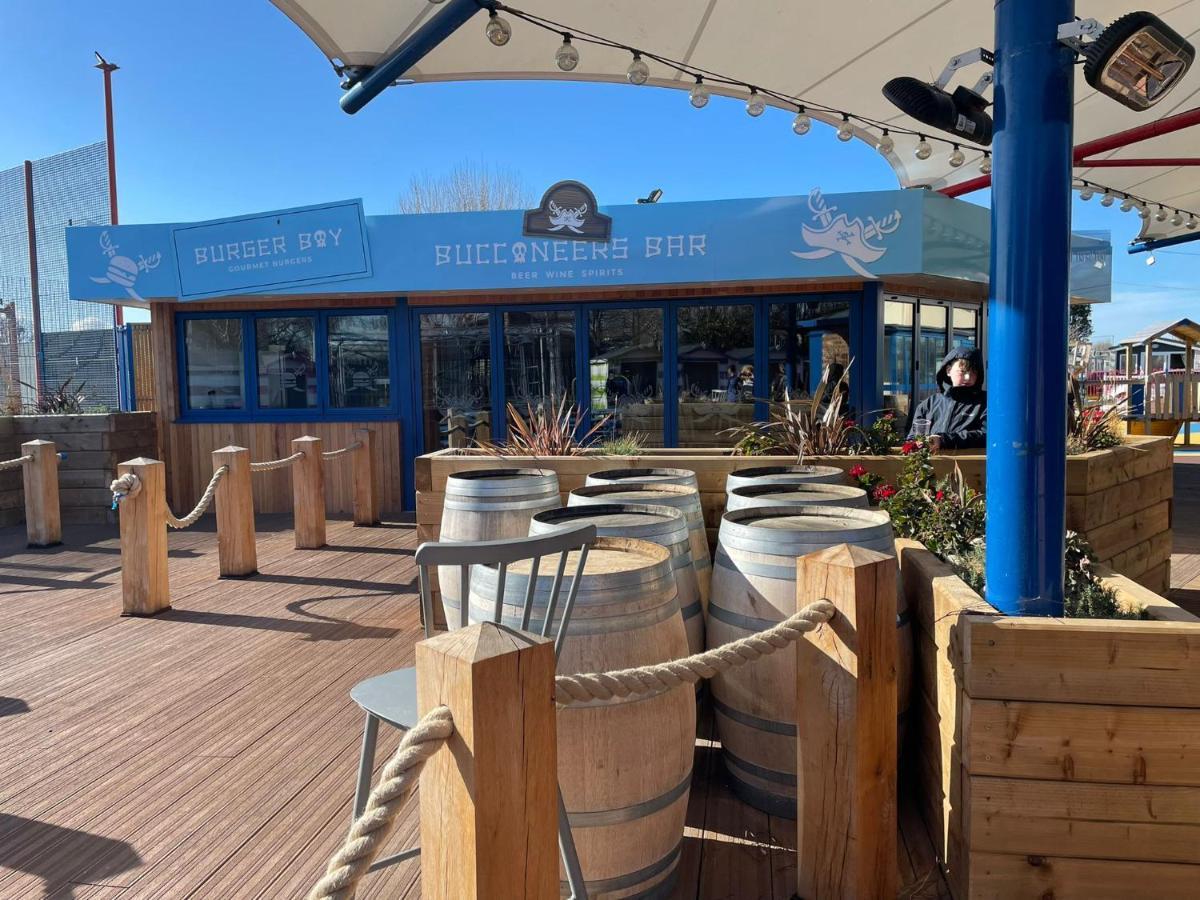 341 Family Caravan At Marine Holiday Park, Sleeps 6 Hotel Rhyl Kültér fotó