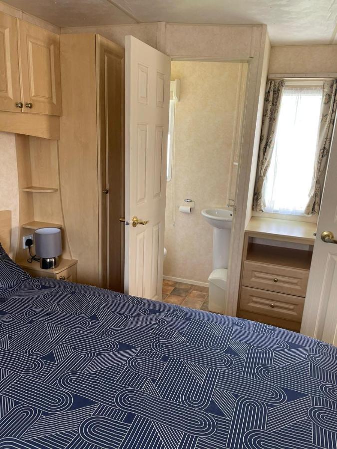 341 Family Caravan At Marine Holiday Park, Sleeps 6 Hotel Rhyl Kültér fotó